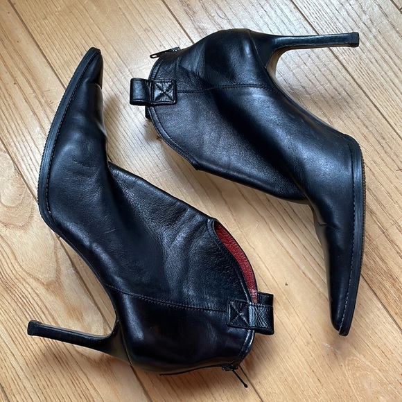 Barbara Boccaccini lambskin booties. Need Heel Rubbers Replaced. - Picture 4 of 8